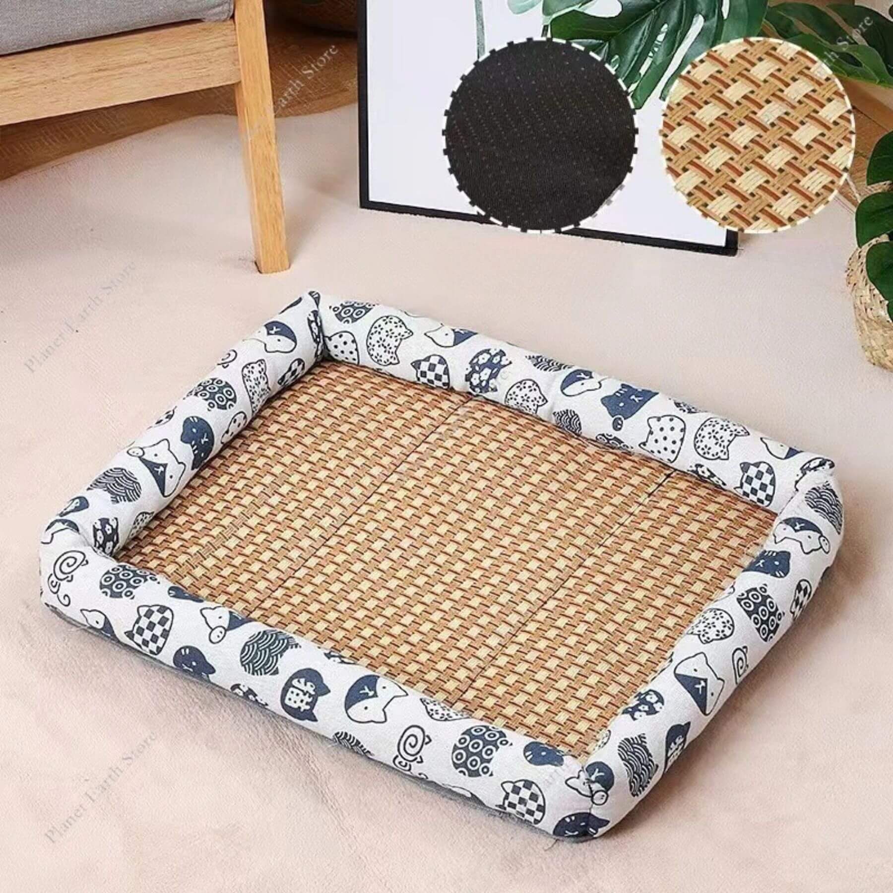 Die Kühlmatte aus Rattan Kali in der Farbe Grau